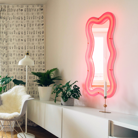 SPECCHIO SUPERCURVE  CON CORNICE LUMINOSA 59.77X102,55 ART. 17166 SELETTI PINK