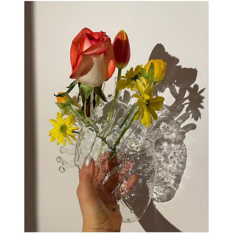 LOVE IN BLOOM GLASS HEART VASE SELETTI